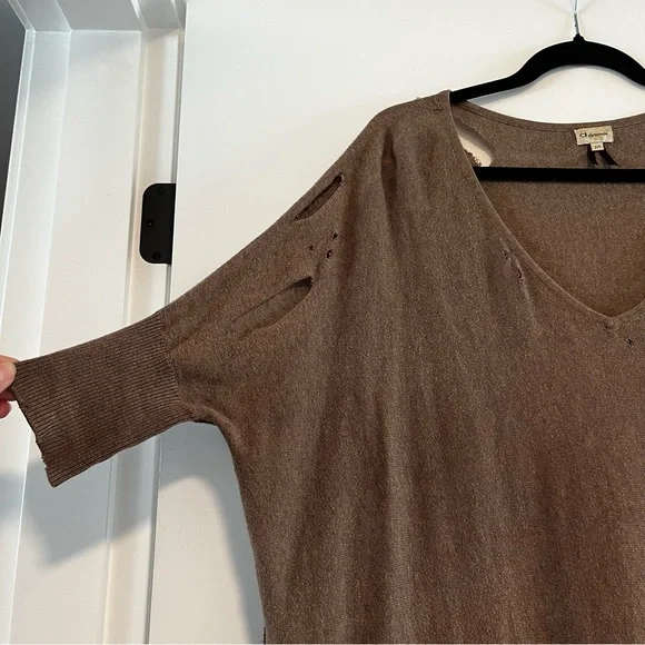 Dynamite | Distressed Oversized Sweater - Picture 2 of 14